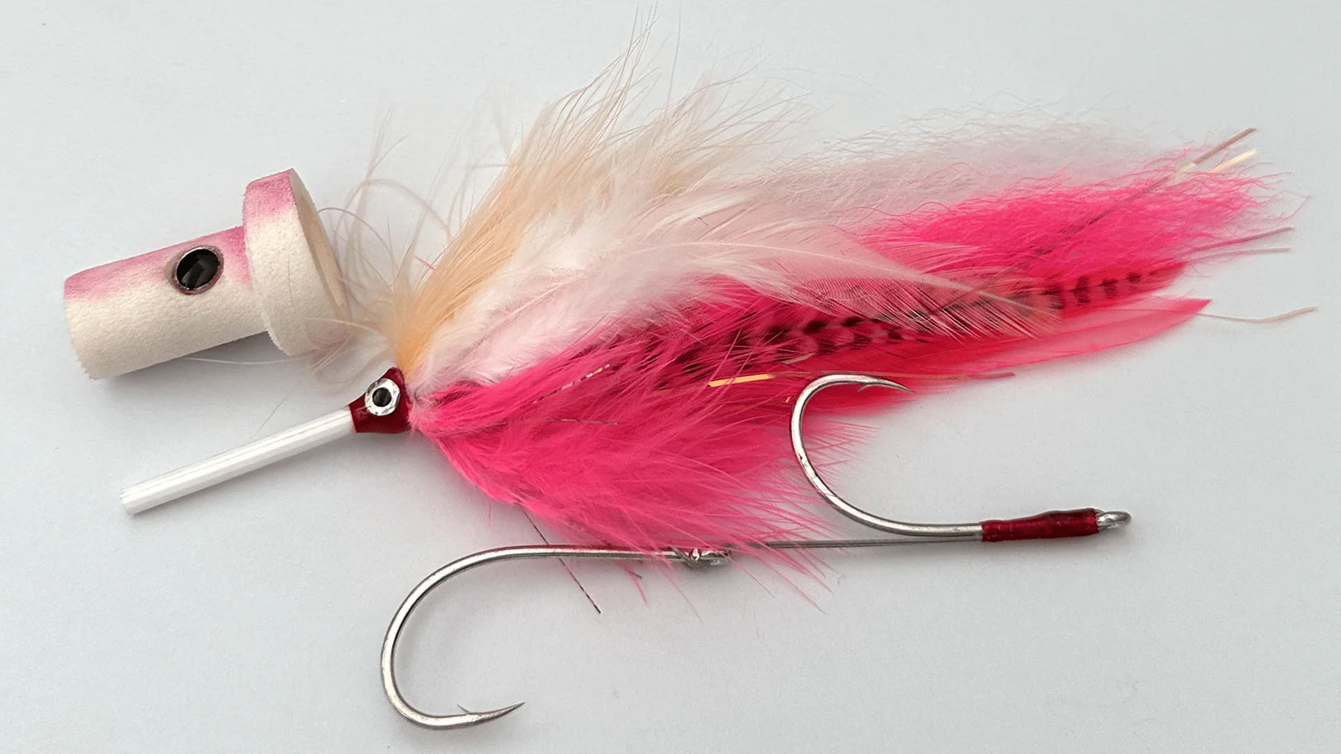 Mit der Fliege auf Weiße Marline 